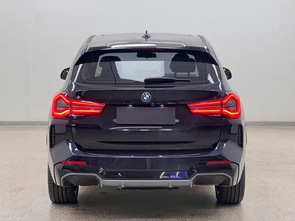 BMW iX3 — фото 5