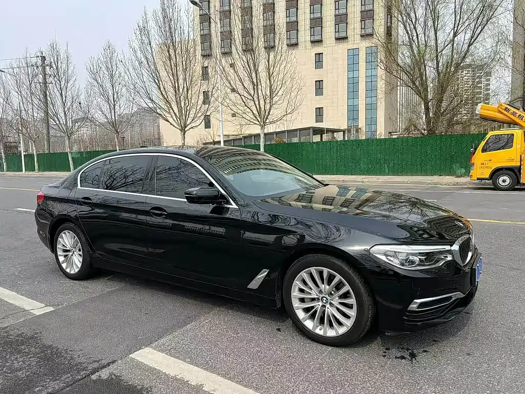 BMW 5 Series — фото 3