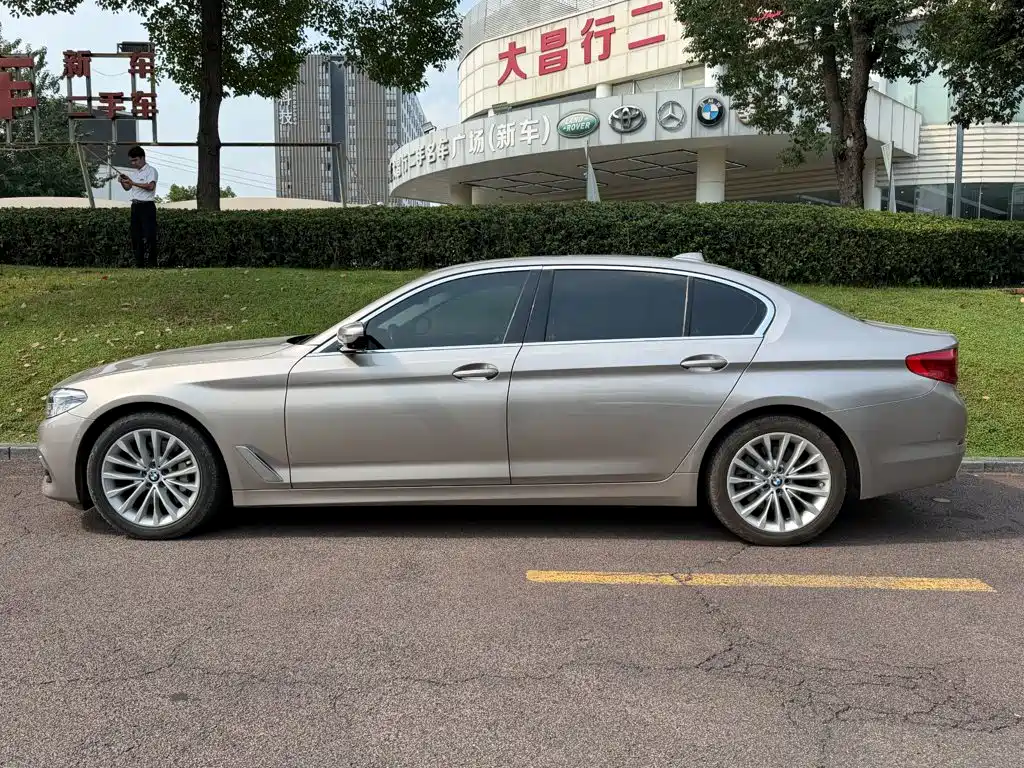 BMW 5 Series — фото 3