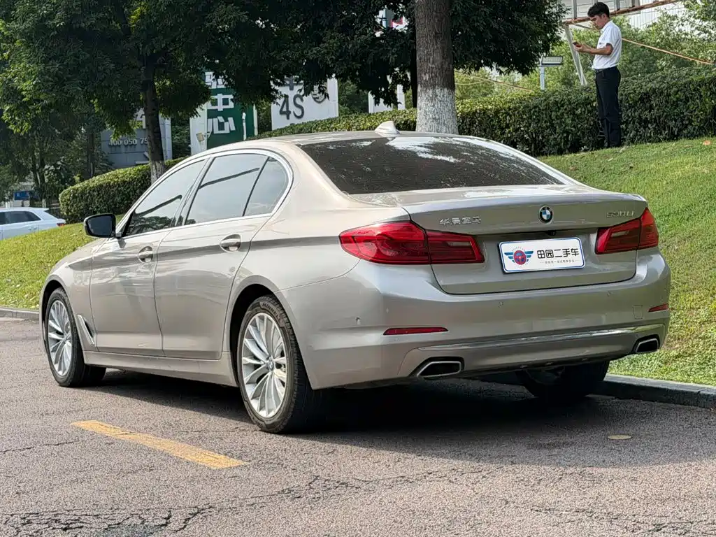 BMW 5 Series — фото 4