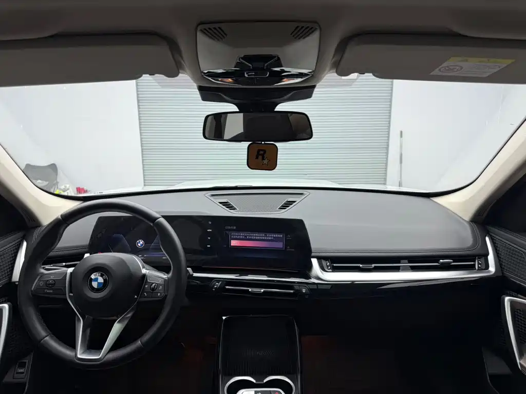 BMW X1 — фото 9