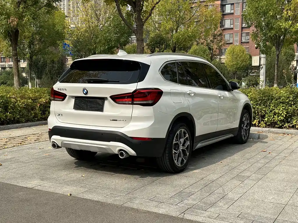 BMW X1 — фото 5