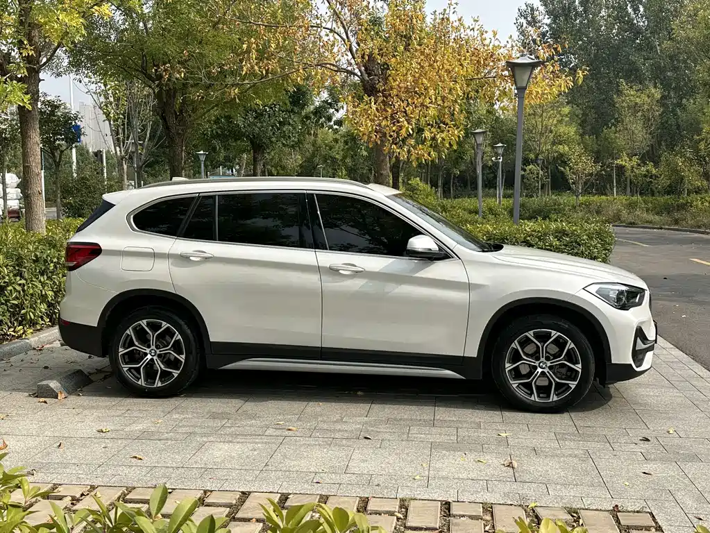 BMW X1 — фото 8