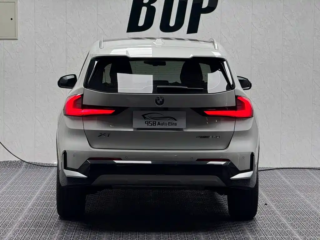 BMW X1 — фото 8