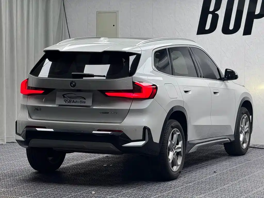 BMW X1 — фото 9