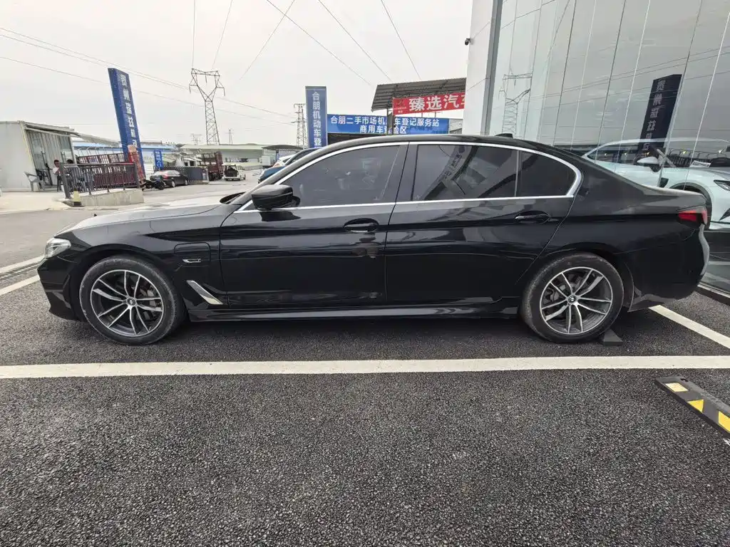 BMW 5 Series New Energy — фото 3