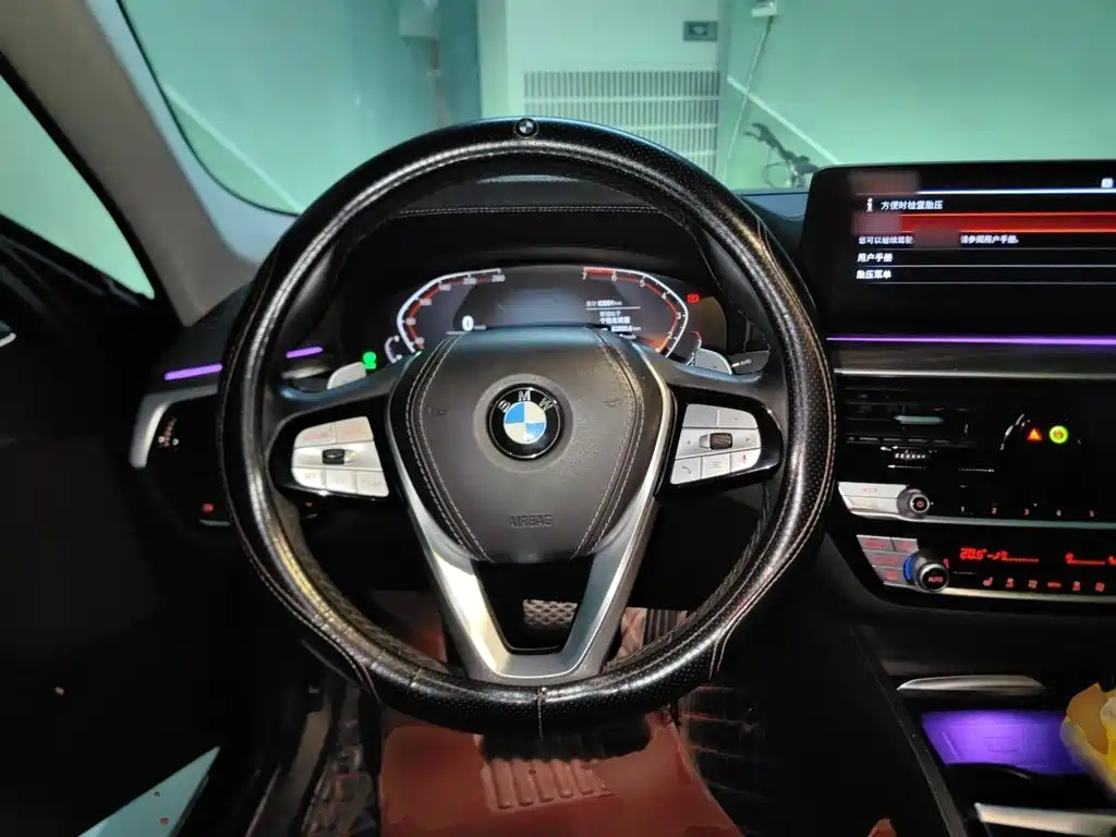 BMW 5 Series — фото 11
