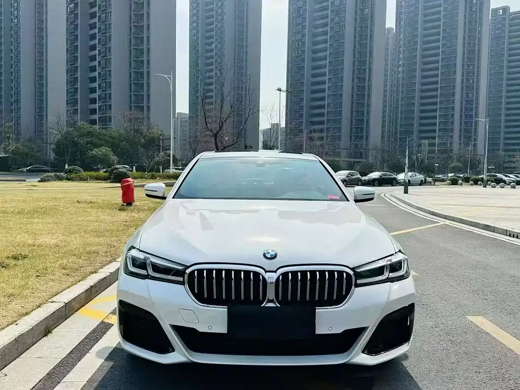 BMW 5 Series — фото 2