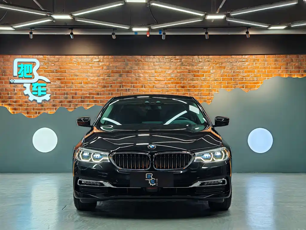 BMW 5 Series — фото 2