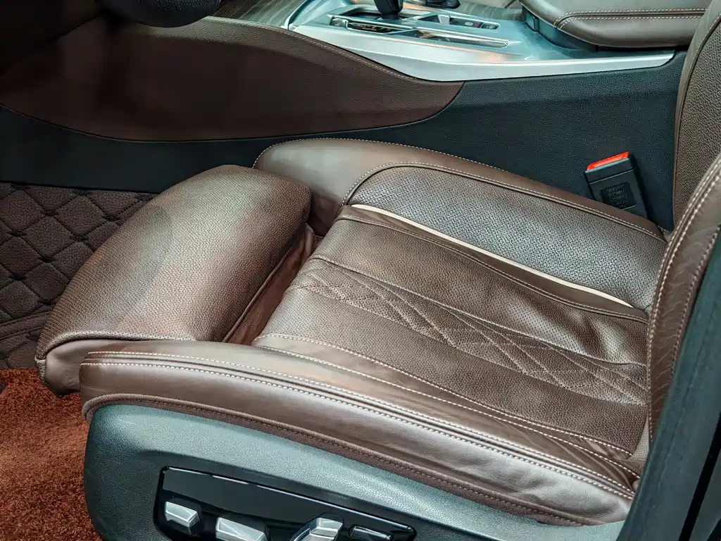 BMW 5 Series — фото 19