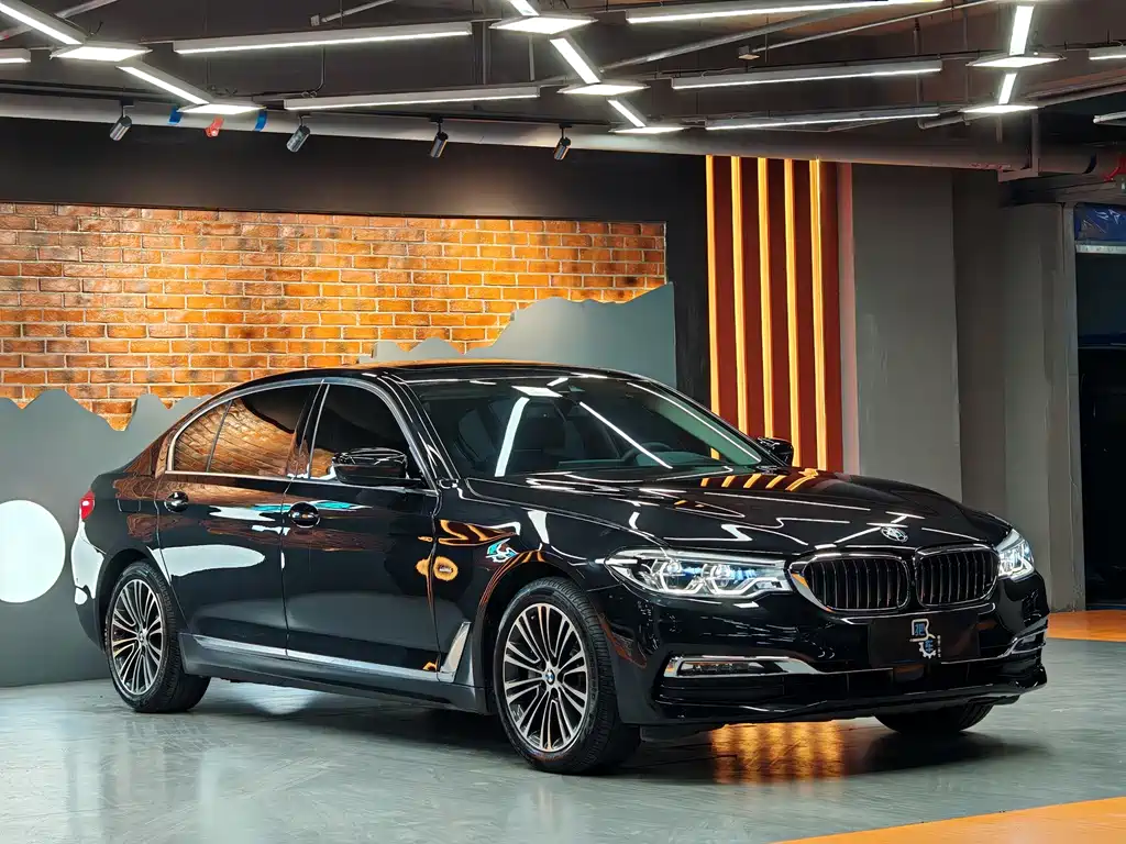 BMW 5 Series — фото 3
