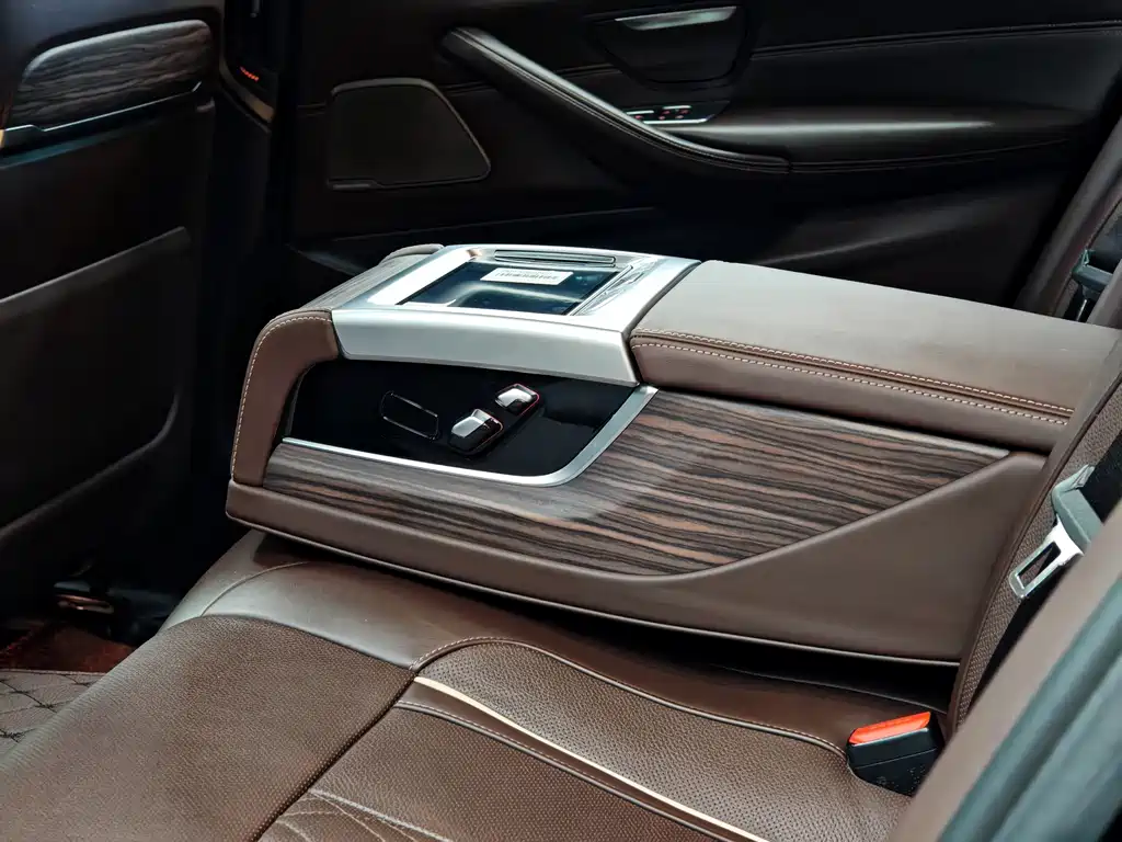BMW 5 Series — фото 40