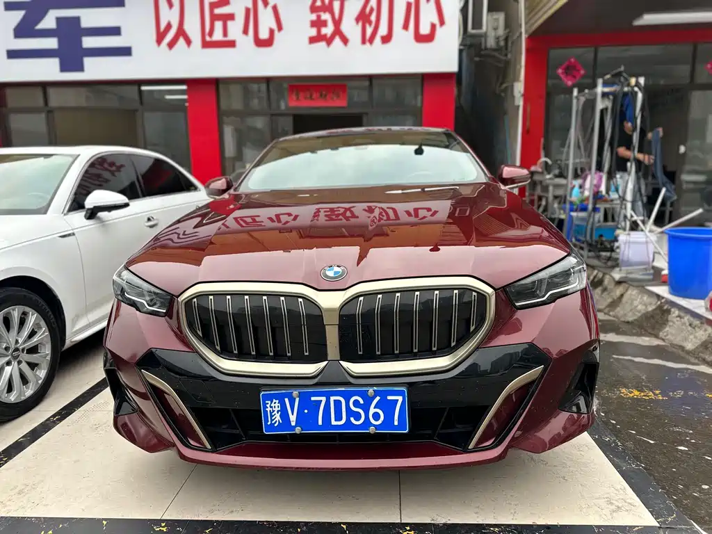 BMW 5 Series — фото 2
