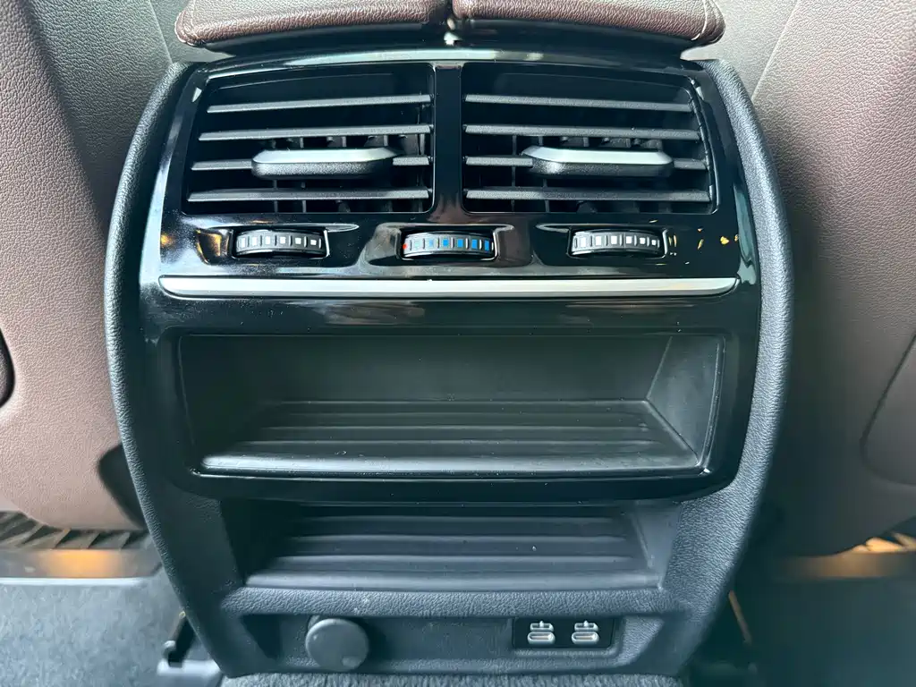 BMW 5 Series — фото 17