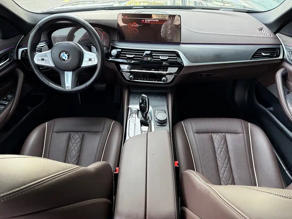BMW 5 Series — фото 18