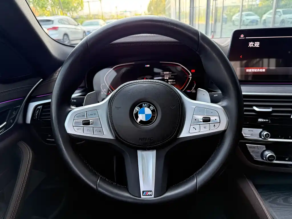 BMW 5 Series — фото 9