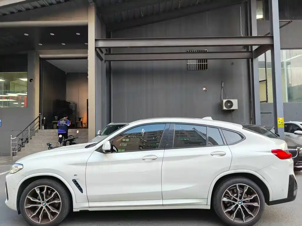BMW X4 — фото 5