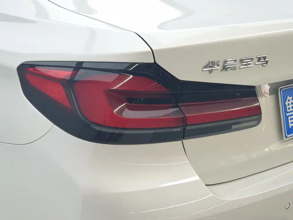 BMW 5 Series — фото 10