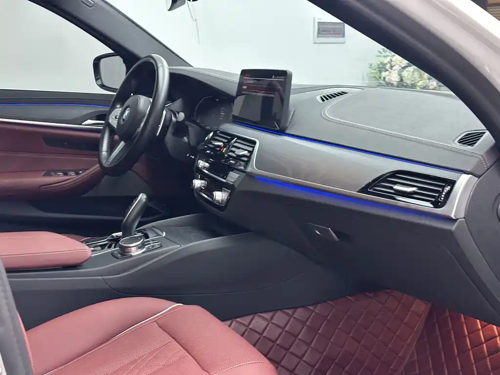 BMW 5 Series — фото 16