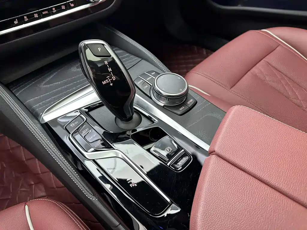 BMW 5 Series — фото 17