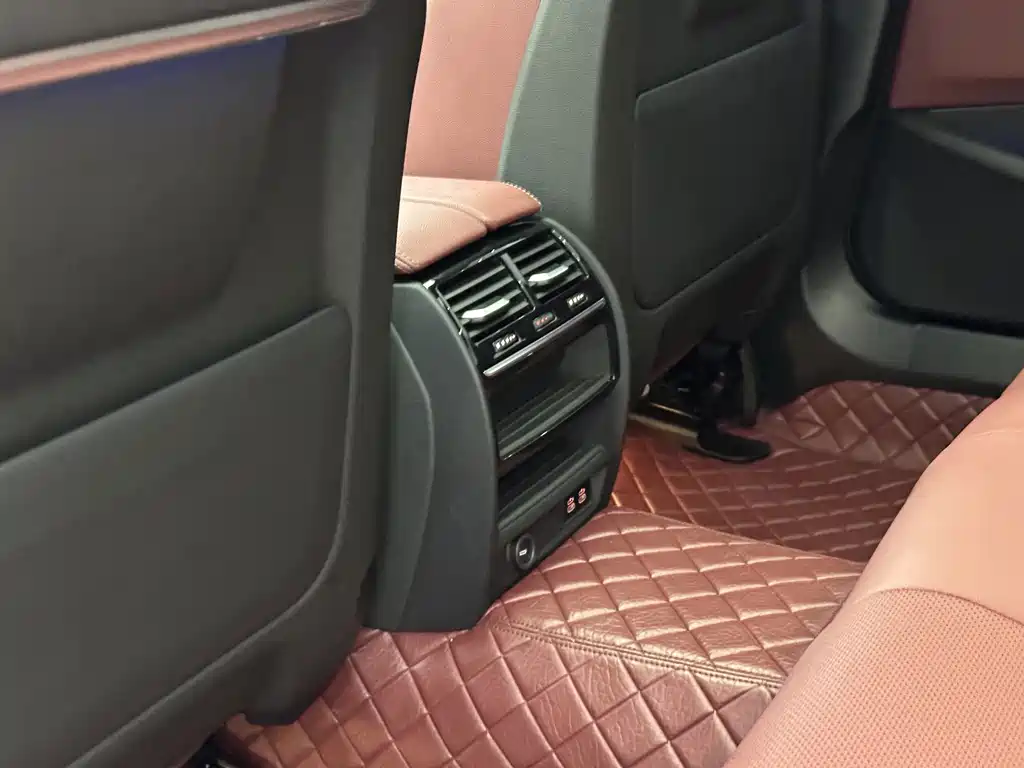 BMW 5 Series — фото 18