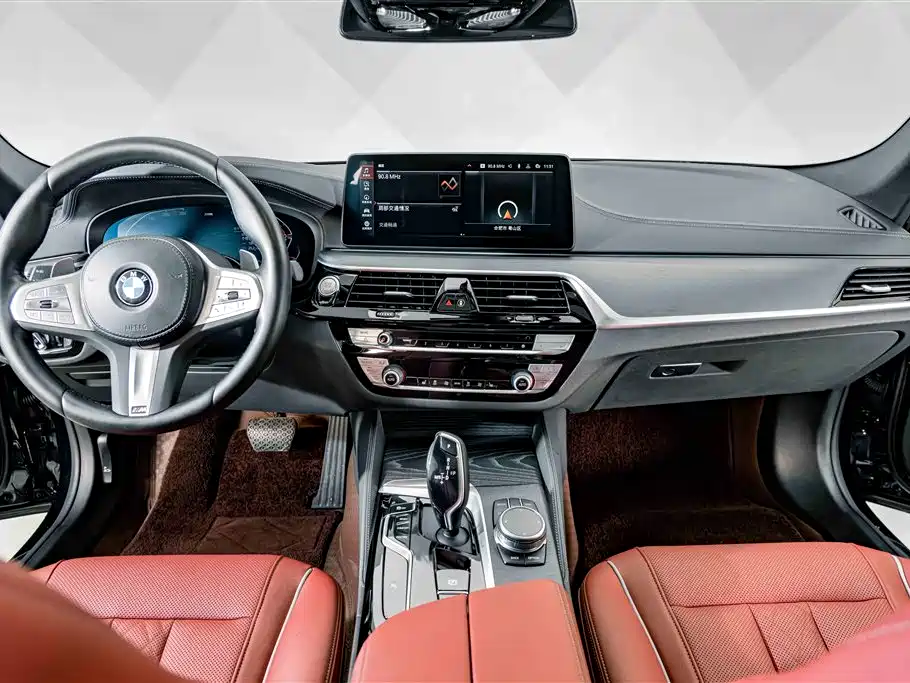 BMW 5 Series — фото 10