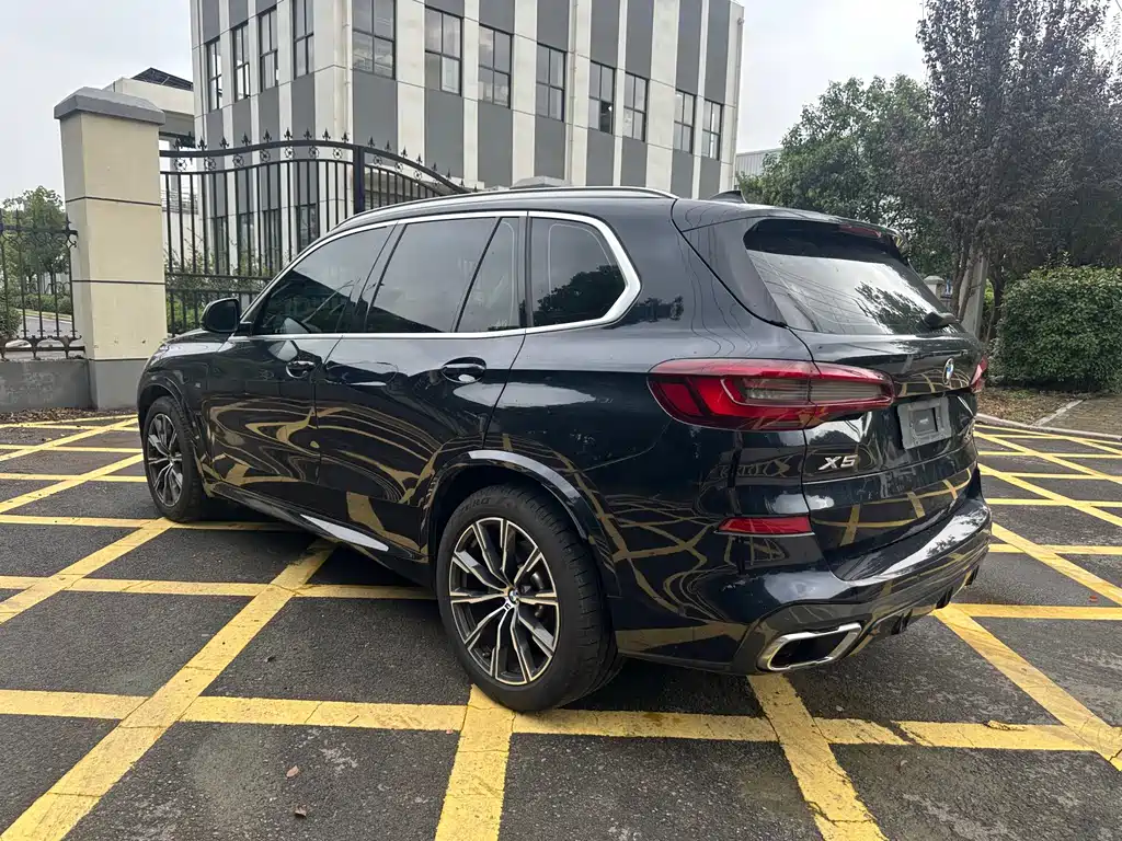 BMW X5 (Import) — фото 5