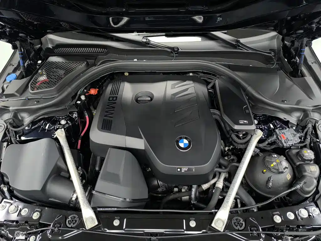 BMW 5 Series — фото 17