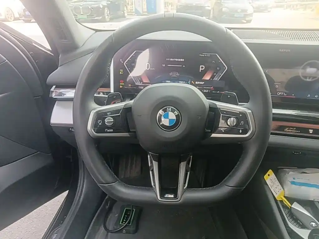 BMW 5 Series — фото 14