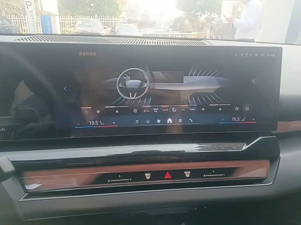 BMW 5 Series — фото 17