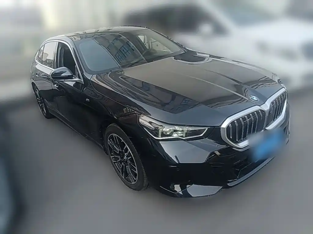 BMW 5 Series — фото 5