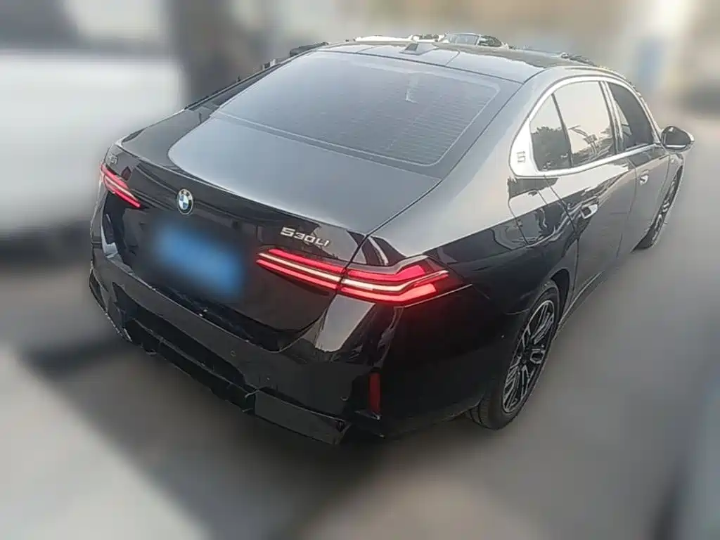 BMW 5 Series — фото 9