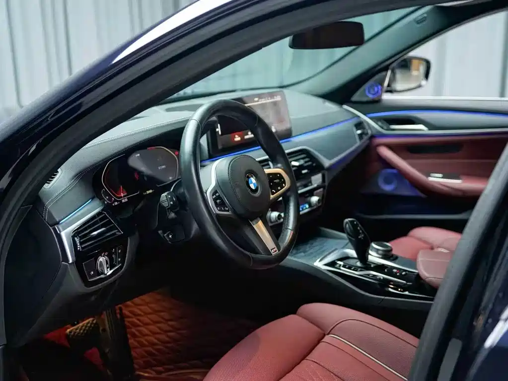 BMW 5 Series — фото 15