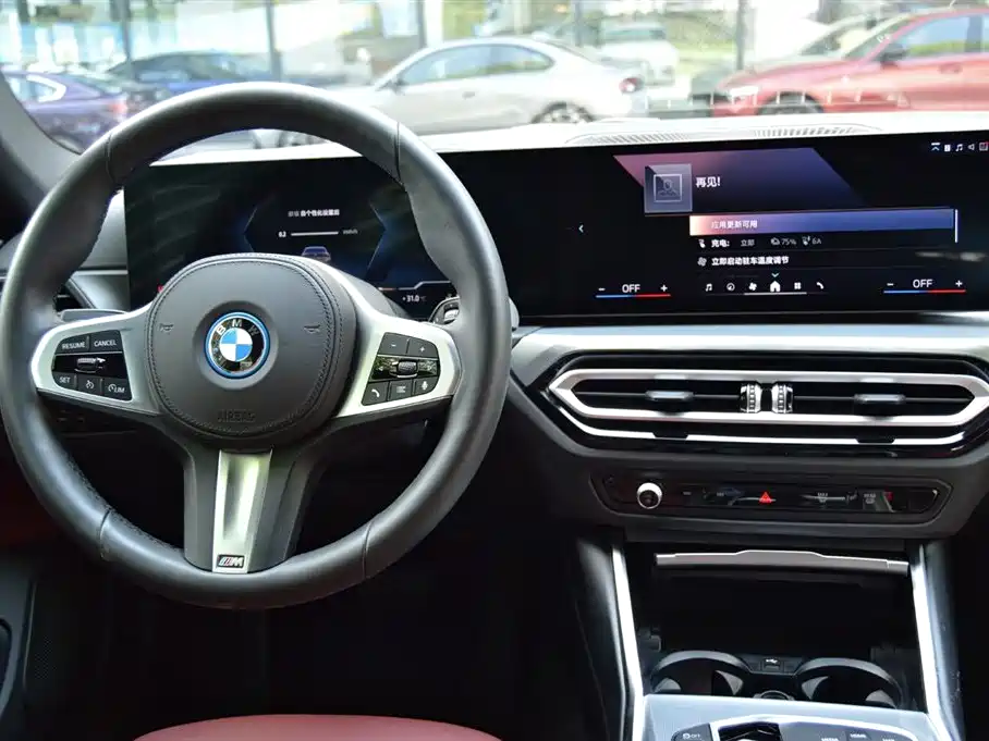 BMW i4 — фото 8
