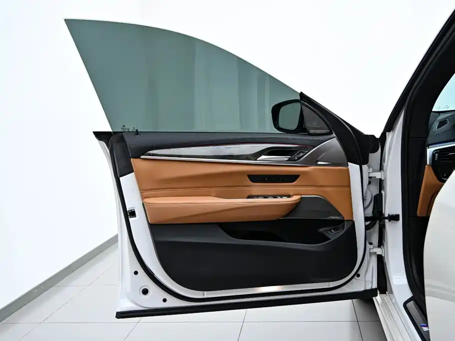 BMW 6 Series GT — фото 21