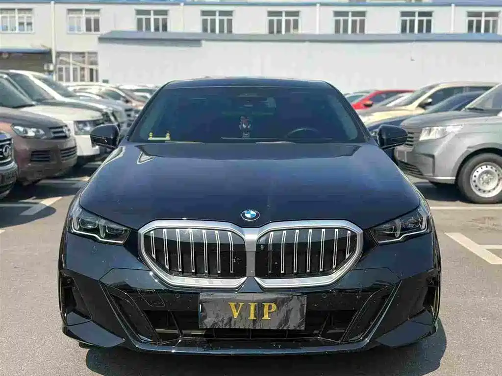 BMW 5 Series — фото 2