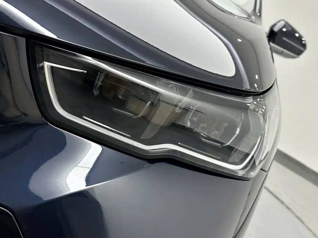 BMW 5 Series — фото 20