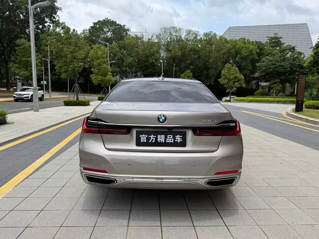 BMW 7 Series — фото 5