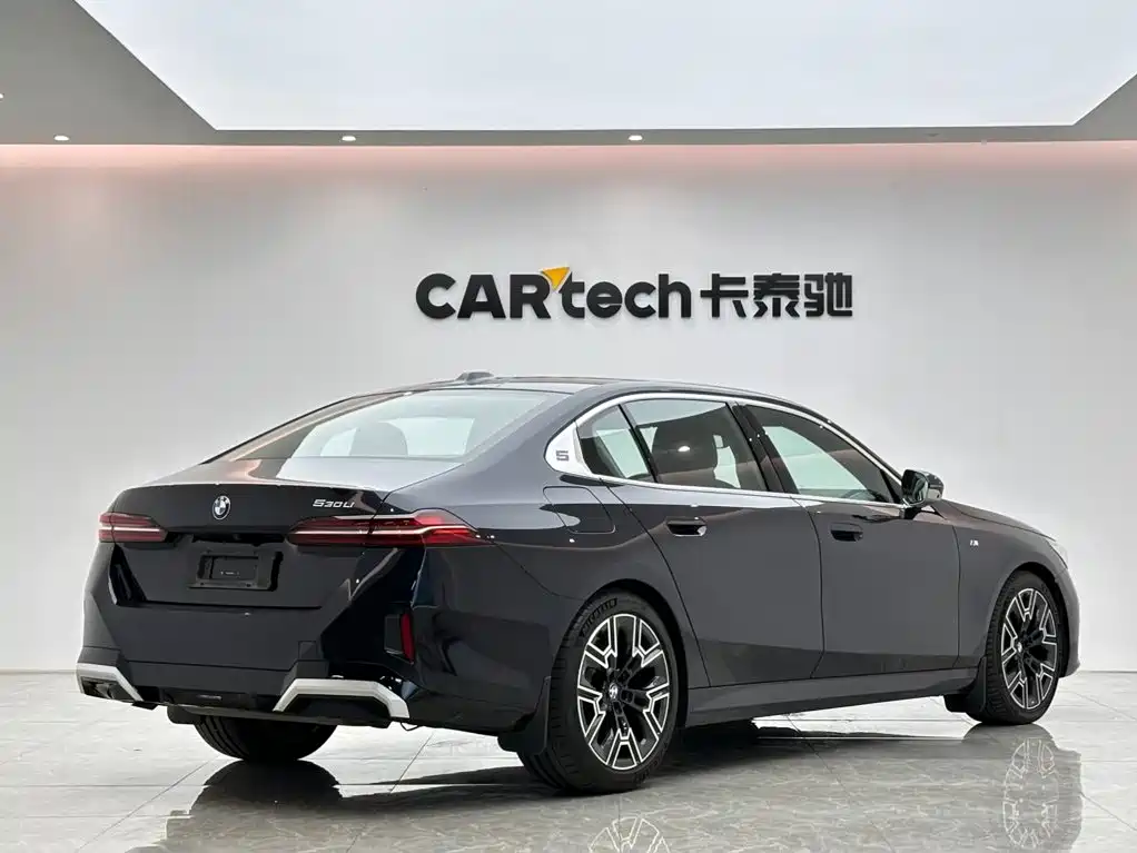 BMW 5 Series — фото 5
