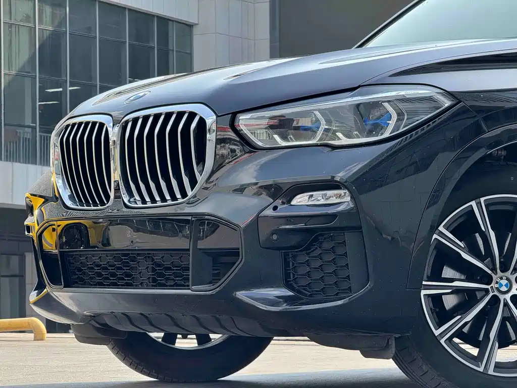 BMW X5 (Import) — фото 2