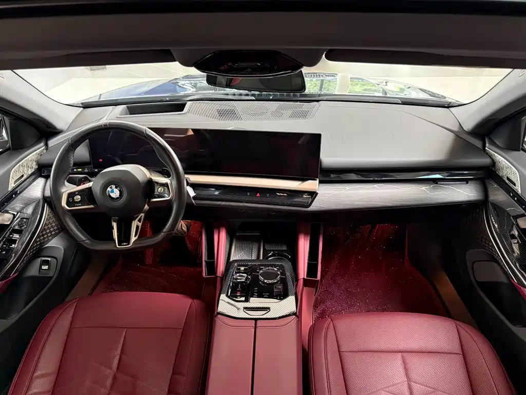 BMW 5 Series — фото 13