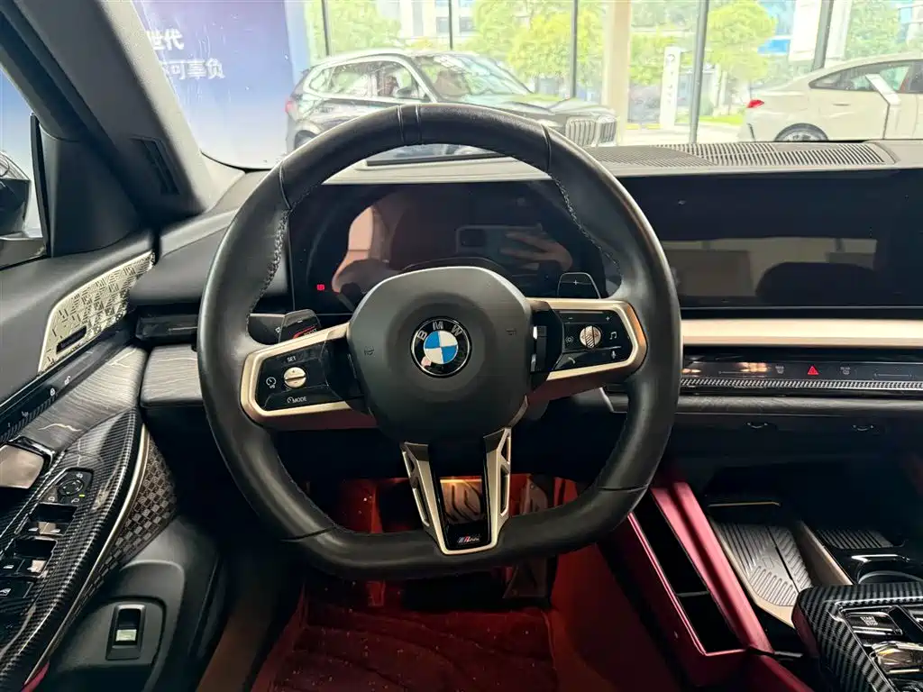 BMW 5 Series — фото 10