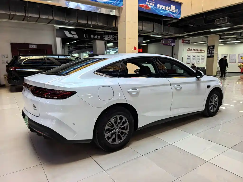 BYD Qin L — фото 3