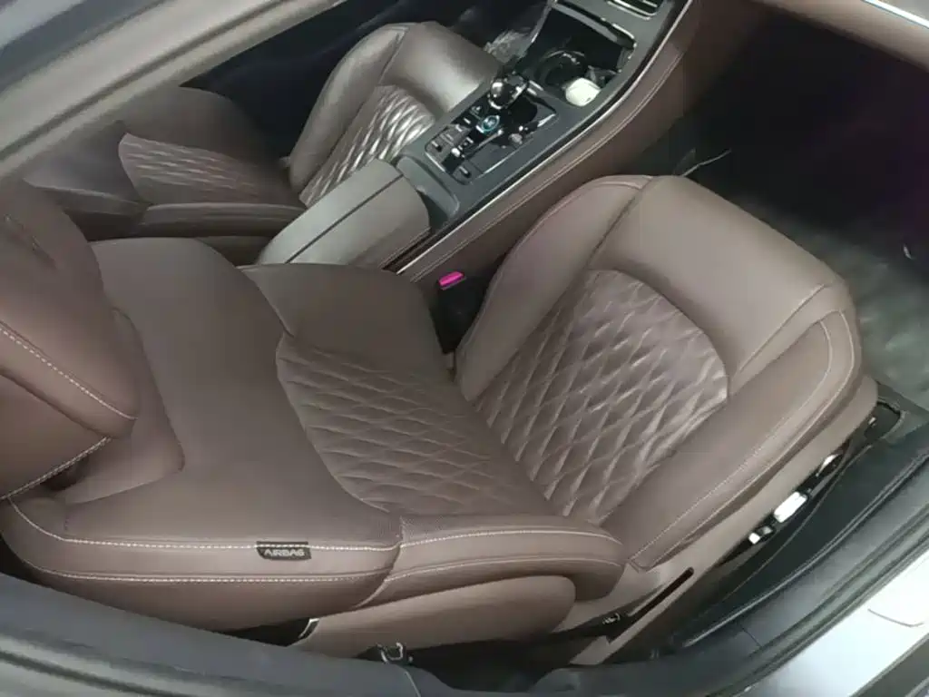 BYD Han — фото 24