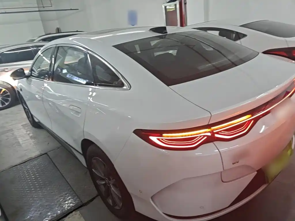 BYD Qin L — фото 4