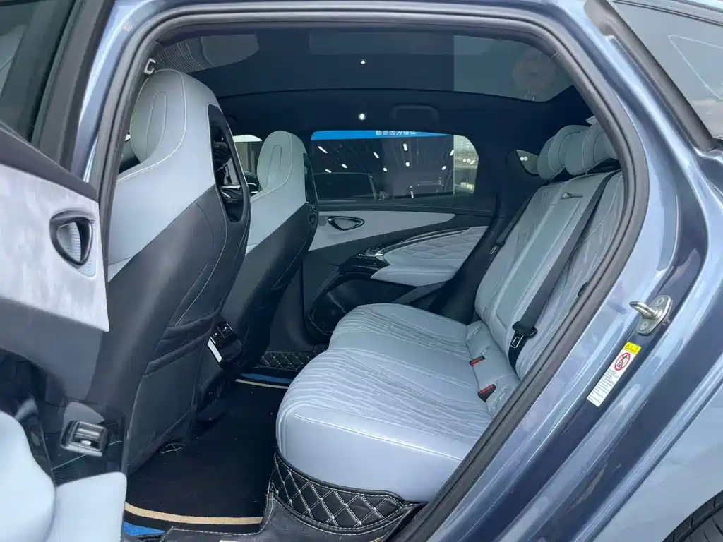 BYD Seal — фото 10