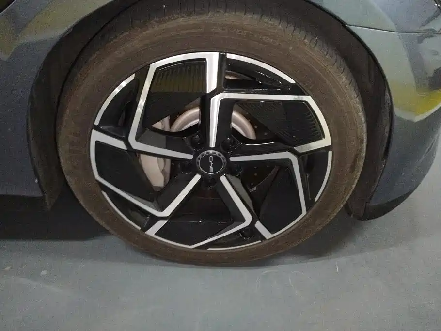 BYD Seal — фото 6