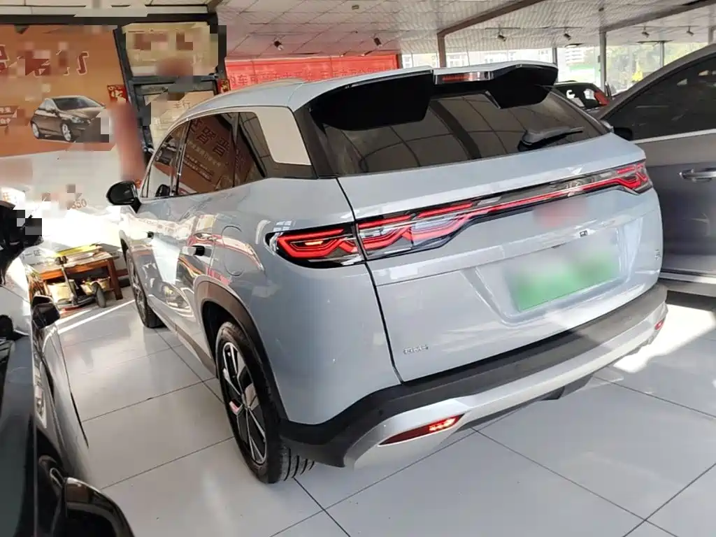 BYD L DM-i — фото 4