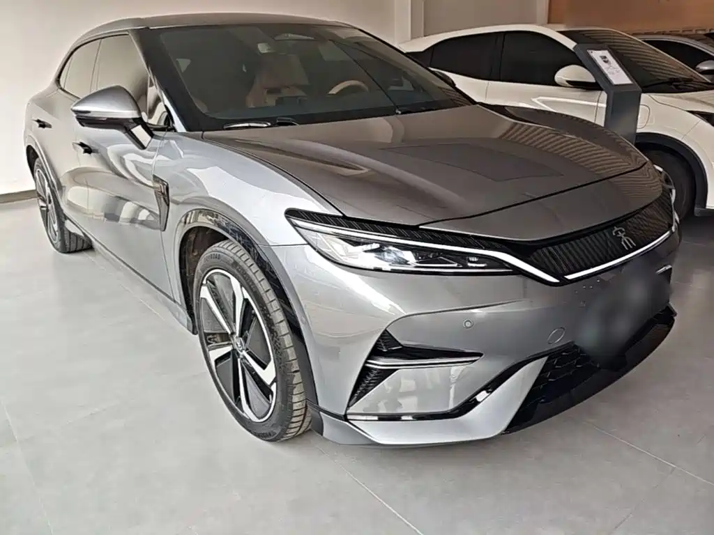 BYD L EV — фото 3