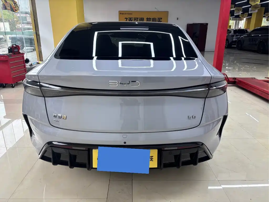 BYD Seal — фото 11